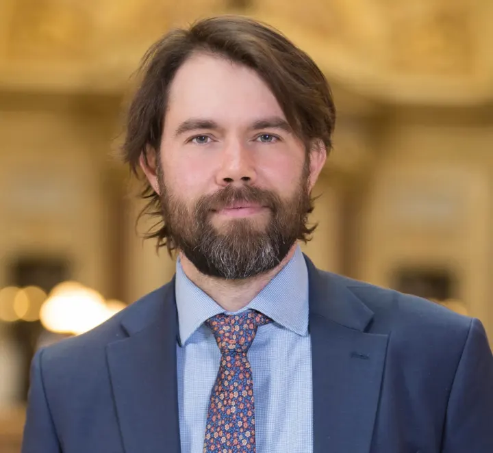 Portrait of Managing Attorney Oren Jakobson